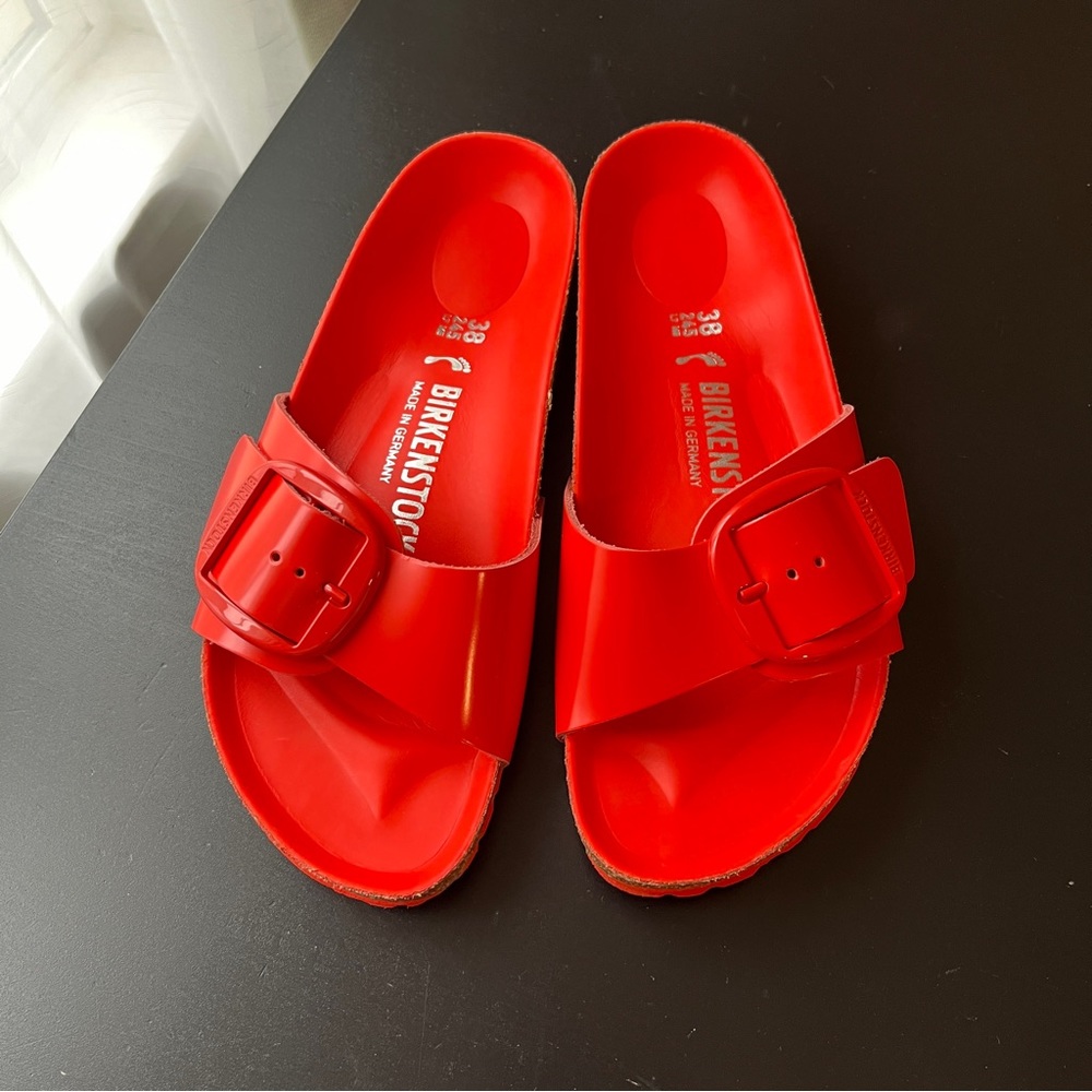 Birkenstock High Shine Tomato Madrid Big Buckle Narrow Fit Ladies US 7 EU 38 - Picture 3 of 7